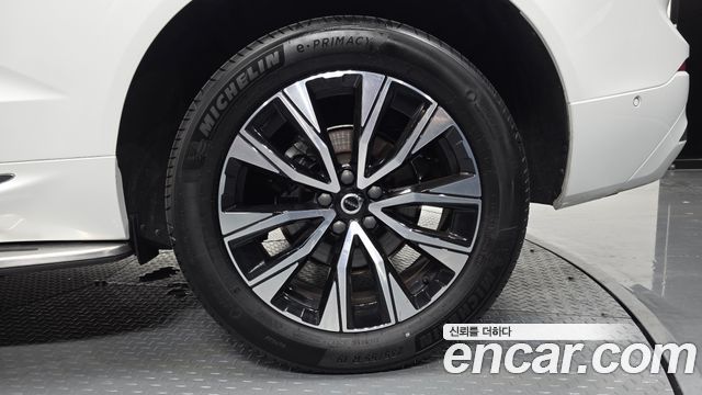 Volvo XC60 (II) B5 Ultimate Bright 2024 — фото 21