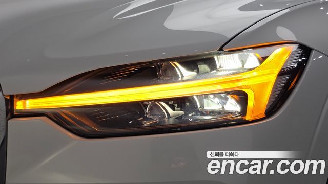 Volvo XC60 (II) B5 Ultimate Bright 2024 — фото 22