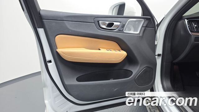 Volvo XC60 (II) B5 Ultimate Bright 2024 — фото 24