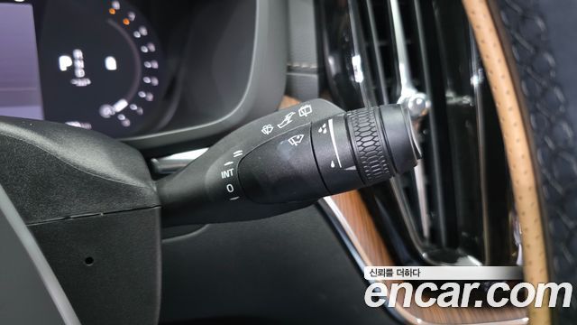 Volvo XC60 (II) B5 Ultimate Bright 2024 — фото 28