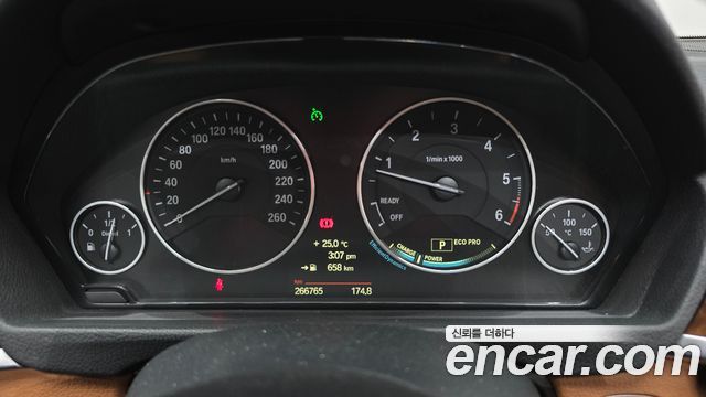 BMW 3 Series (F30) 320d Luxury 2014 — фото 8