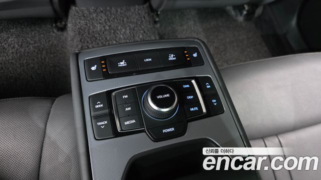 Genesis G80 3.3 GDI Luxury 2018 — фото 17