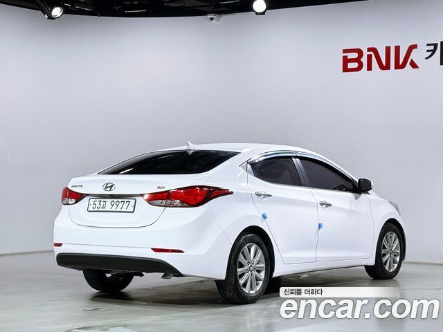 Hyundai Avante 1.6 GDi Smart Standard 2015 — фото 2