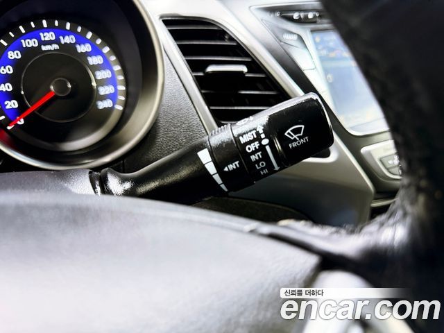 Hyundai Avante 1.6 GDi Smart Standard 2015 — фото 9