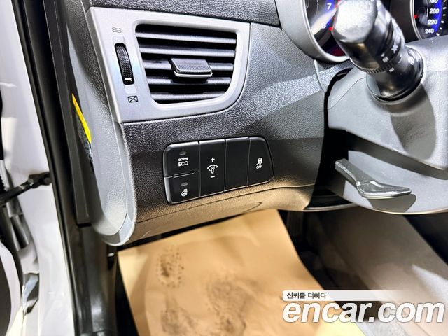 Hyundai Avante 1.6 GDi Smart Standard 2015 — фото 15