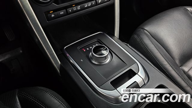 Land Rover Discovery Sport 2.2 SD4 HSE Luxury 2015 — фото 9