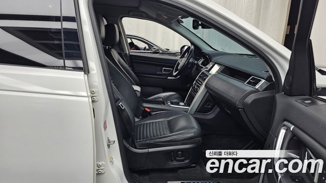 Land Rover Discovery Sport 2.2 SD4 HSE Luxury 2015 — фото 15