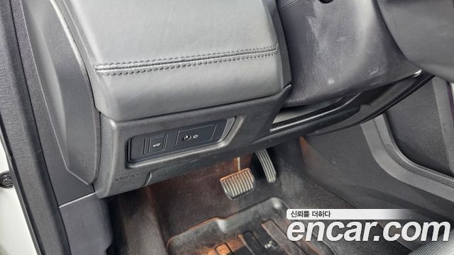 Land Rover Discovery Sport 2.2 SD4 HSE Luxury 2015 — фото 20