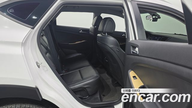 Hyundai Tucson Diesel 2.0 2WD Modern 2016 — фото 11