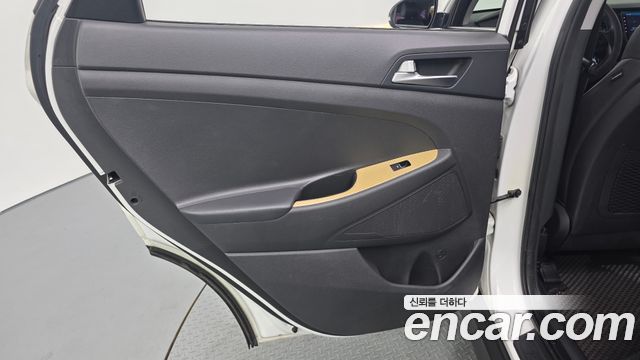 Hyundai Tucson Diesel 2.0 2WD Modern 2016 — фото 25
