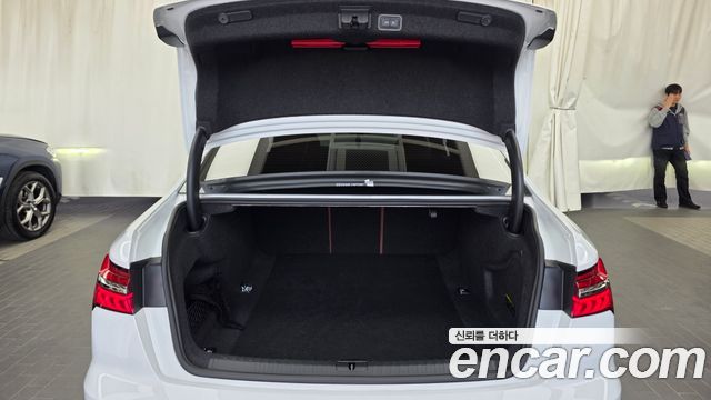 Audi A6 (C8) 40 TDI Quattro Premium 2023 — фото 20