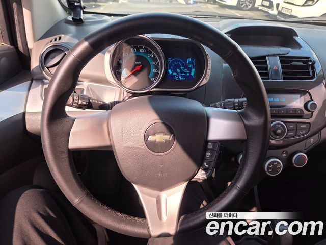 Chevrolet Spark Spark S LT 2015 — фото 15