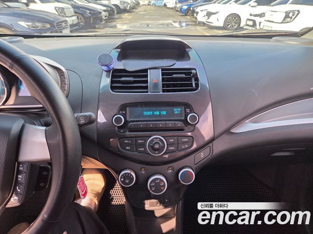 Chevrolet Spark Spark S LT 2015 — фото 17