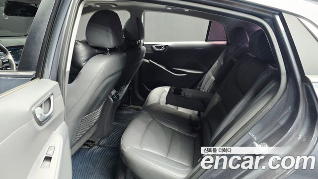 Hyundai Ioniq Hybrid Q 2016 — фото 11