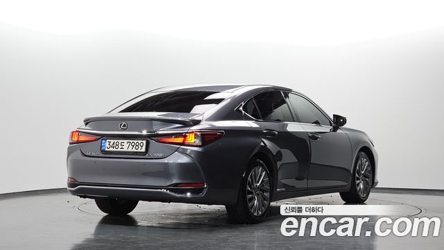 Lexus ES300h (VII) Luxury Plus 2019 — фото 2