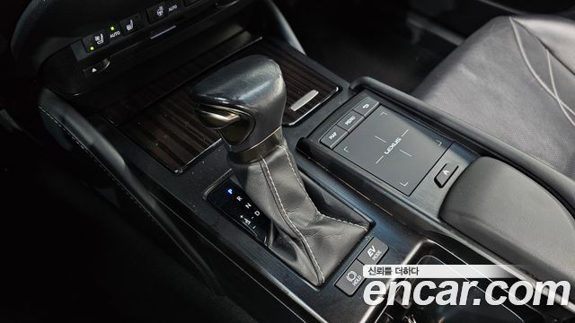 Lexus ES300h (VII) Luxury Plus 2019 — фото 9