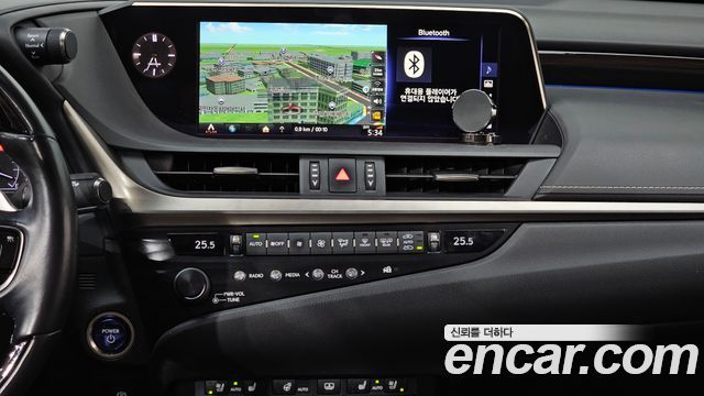 Lexus ES300h (VII) Luxury Plus 2019 — фото 13