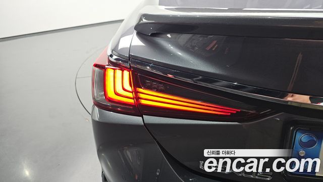Lexus ES300h (VII) Luxury Plus 2019 — фото 23