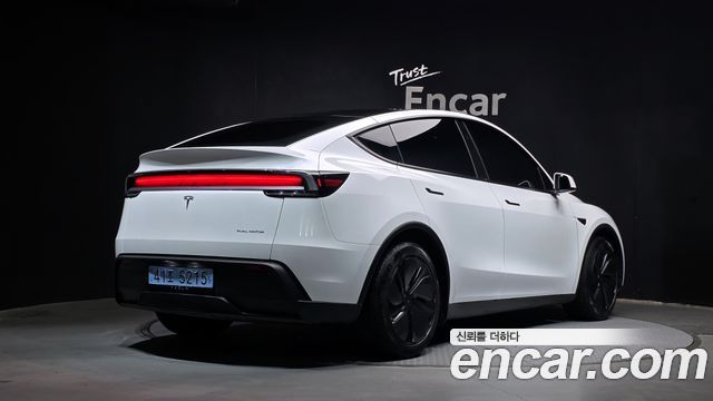 Tesla Model Y Long Range AWD 2025 — фото 2