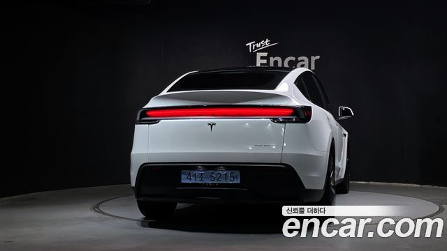 Tesla Model Y Long Range AWD 2025 — фото 4