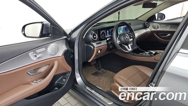 Mercedes-Benz E-Class (W213) E300 AMG Line 2019 — фото 10