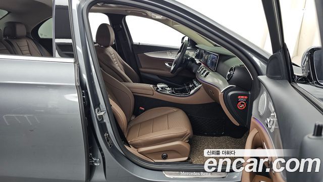 Mercedes-Benz E-Class (W213) E300 AMG Line 2019 — фото 11
