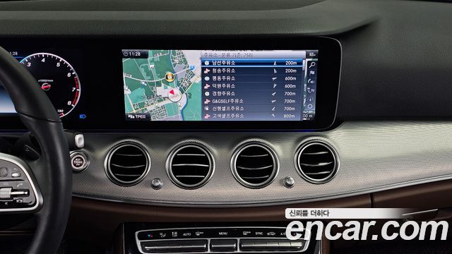 Mercedes-Benz E-Class (W213) E300 AMG Line 2019 — фото 14