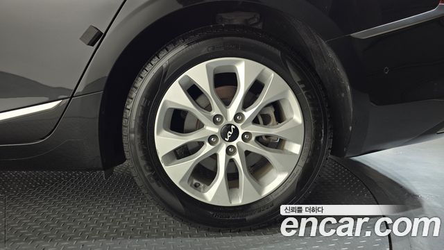 Kia K8 2.5 Gasoline 2WD Noblesse 2022 — фото 27