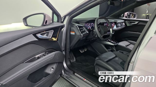 Audi Q4 e-tron (F4) 45 Premium Sportback 2025 — фото 10