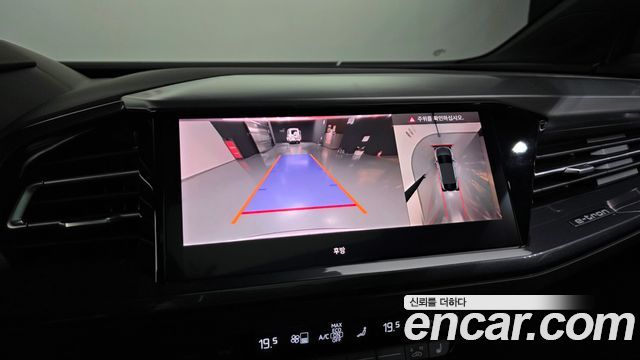 Audi Q4 e-tron (F4) 45 Premium Sportback 2025 — фото 15