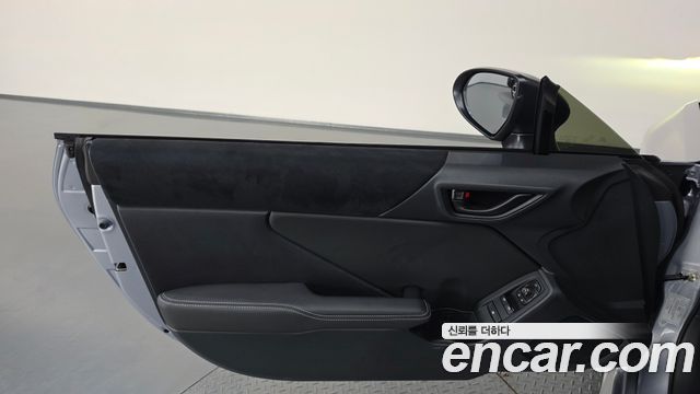 Toyota GR86 2.4 Premium 2024 — фото 25