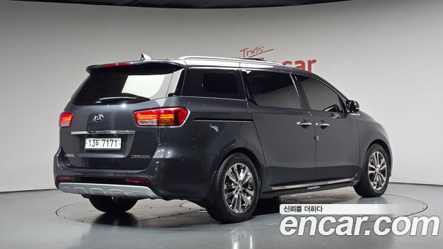 Kia Carnival 7-seater Limousine President 2016 — фото 2