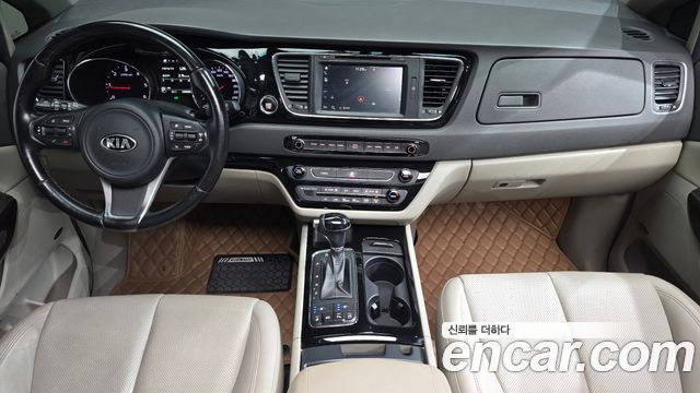 Kia Carnival 7-seater Limousine President 2016 — фото 7