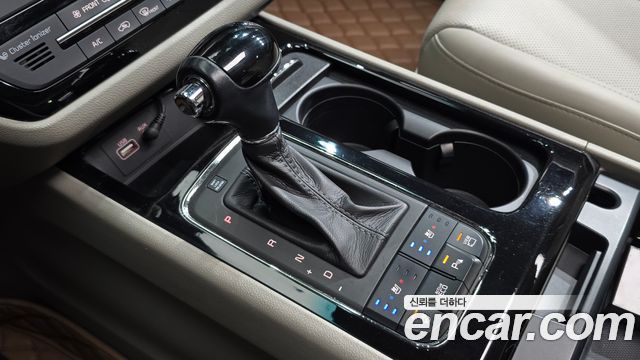 Kia Carnival 7-seater Limousine President 2016 — фото 9