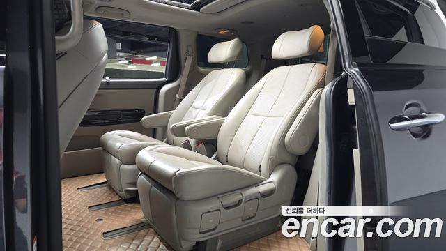 Kia Carnival 7-seater Limousine President 2016 — фото 11