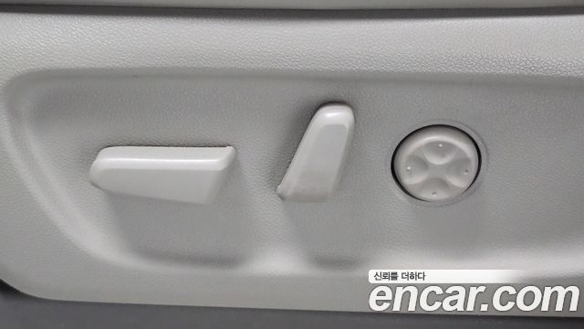 Kia Carnival 7-seater Limousine President 2016 — фото 31