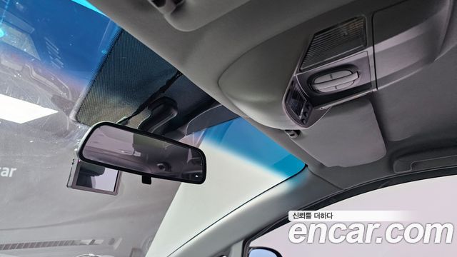 KG Mobility (SsangYong) Korando Turismo 4WD LT 11-seater 2015 — фото 15
