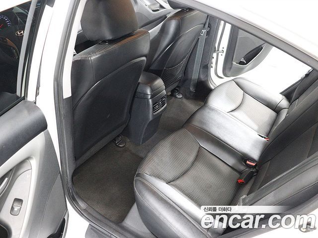 Hyundai Avante 1.6 GDi Smart Standard 2014 — фото 21