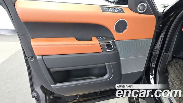 Land Rover Range Rover Sport (II) 3.0 SDV6 HSE Dynamic 2017 — фото 24