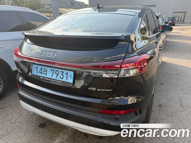 Audi Q4 e-tron (F4) 45 Sportback 2025 — фото 3