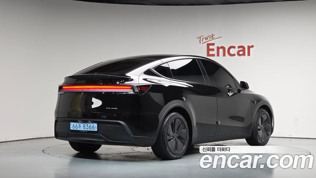 Tesla Model Y Long Range AWD 2025 — фото 2