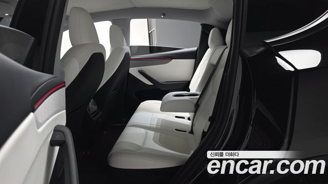 Tesla Model Y Long Range AWD 2025 — фото 12