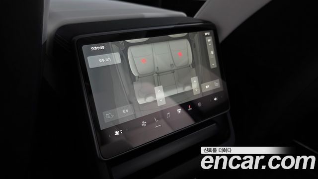 Tesla Model Y Long Range AWD 2025 — фото 27