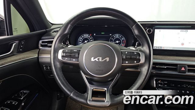 Kia K5 (III) 2.0 Signature 2023 — фото 13