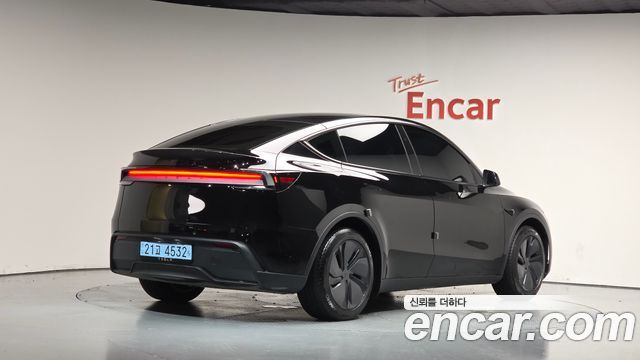 Tesla Model Y RWD 2025 — фото 2