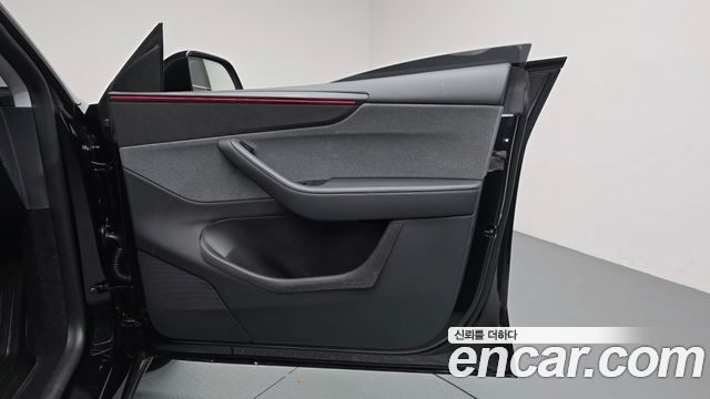 Tesla Model Y RWD 2025 — фото 24