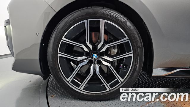 BMW 7 Series (G70) 740i xDrive M Sport Limited 2025 — фото 5