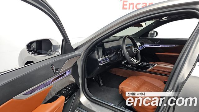 BMW 7 Series (G70) 740i xDrive M Sport Limited 2025 — фото 10