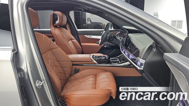 BMW 7 Series (G70) 740i xDrive M Sport Limited 2025 — фото 11