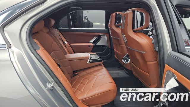 BMW 7 Series (G70) 740i xDrive M Sport Limited 2025 — фото 12